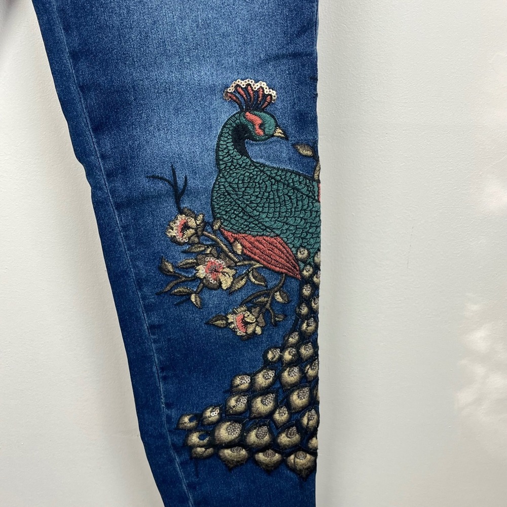 DG2 Diane Gilman Womens 2P Peacock Floral Embroidered Skinny Jeans Medium Wash